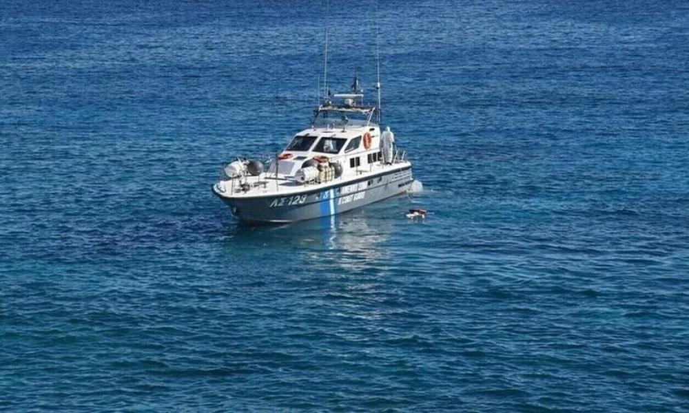 Χειροπέδες σε διακινητή μεταναστών στην Κώ
